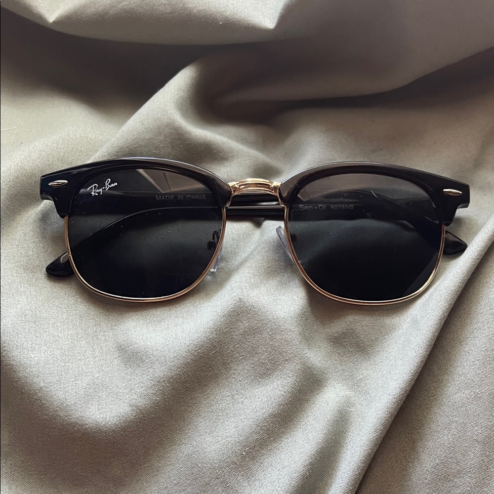 Ray-Ban Classic Black and Gold Sunglasses With Brown Leather Case